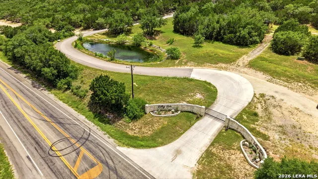 411 S RIDGE DR Concan, TX 78838