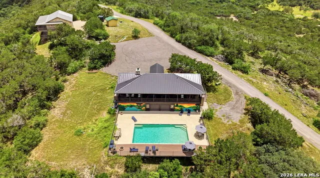 411 S RIDGE DR Concan, TX 78838