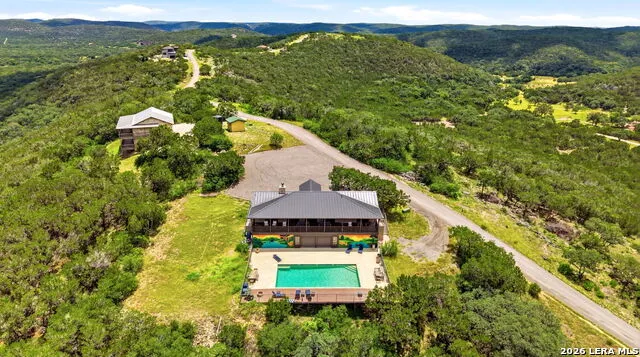 411 S RIDGE DR Concan, TX 78838