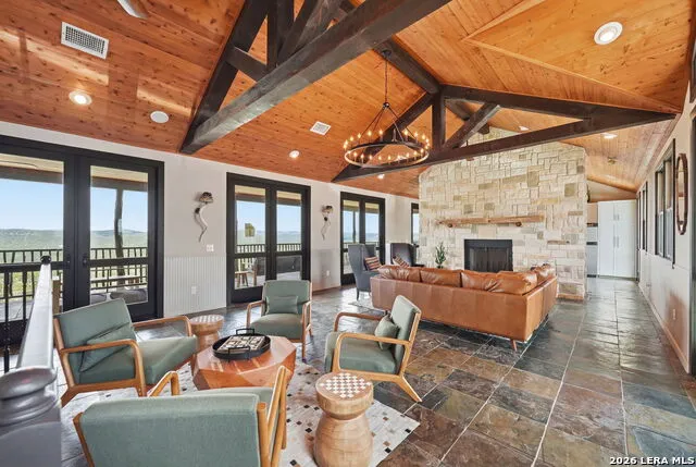411 S RIDGE DR Concan, TX 78838