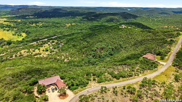 411 S RIDGE DR Concan, TX 78838