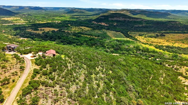 411 S RIDGE DR Concan, TX 78838