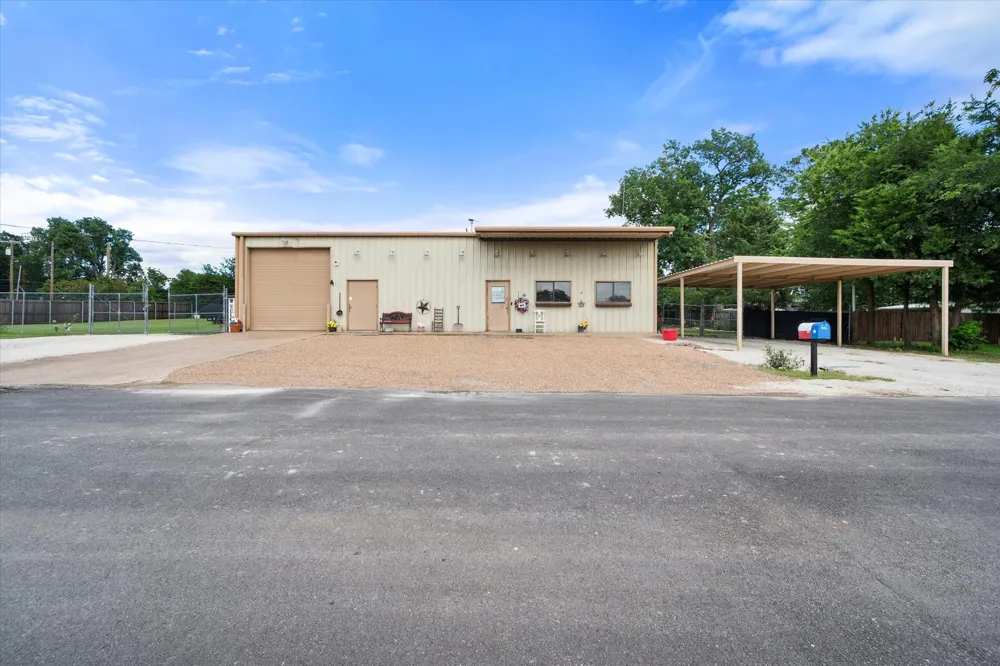 112 LOVE STREET Fairfield, TX 75840