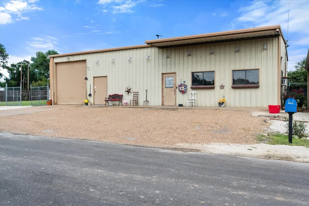 112 LOVE STREET Fairfield, TX 75840