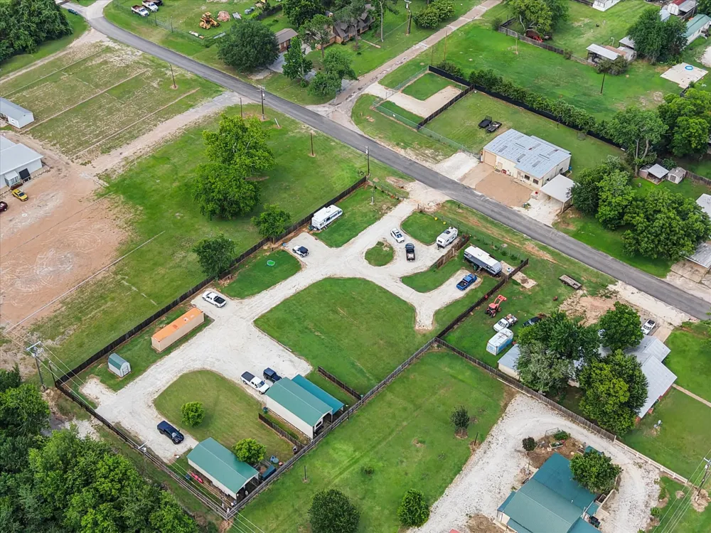 112 LOVE STREET Fairfield, TX 75840