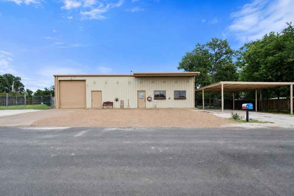 112 LOVE STREET Fairfield, TX 75840