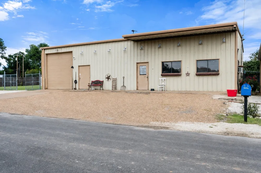 112 LOVE STREET Fairfield, TX 75840
