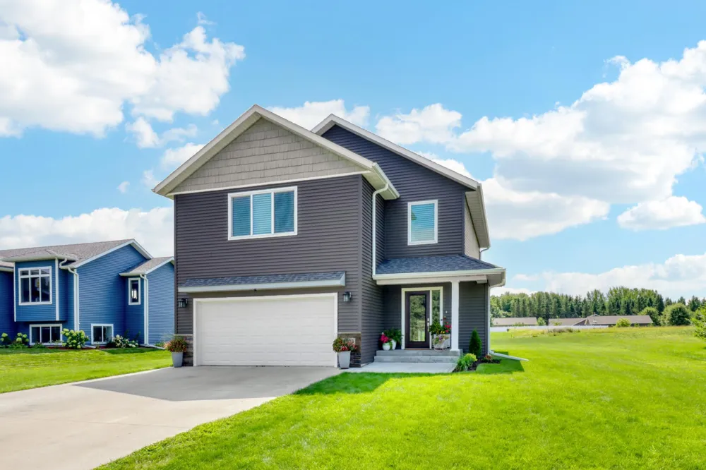 1923 Longview Drive Detroit Lakes, MN 56501