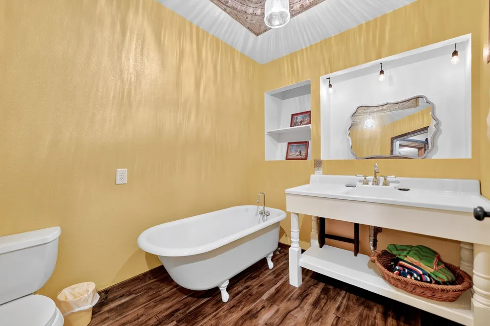 136 King Andrew Court Scroggins, TX 75480