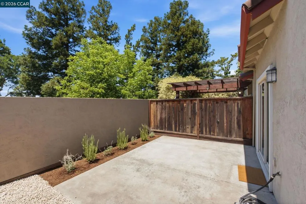 1167 Saint Matthew Pl #102 Concord, CA 94518