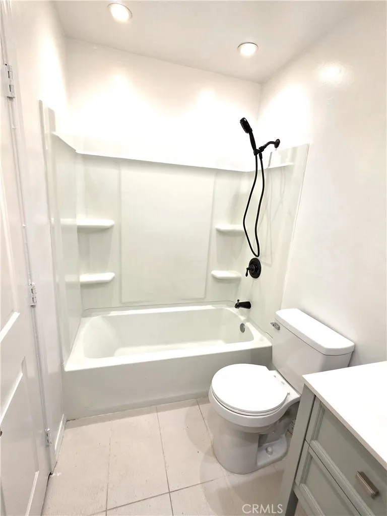 1426 256th Harbor City, CA 90710