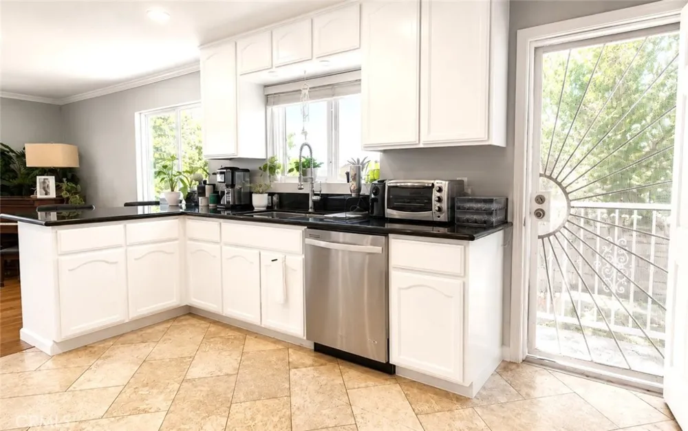 1426 256th Harbor City, CA 90710