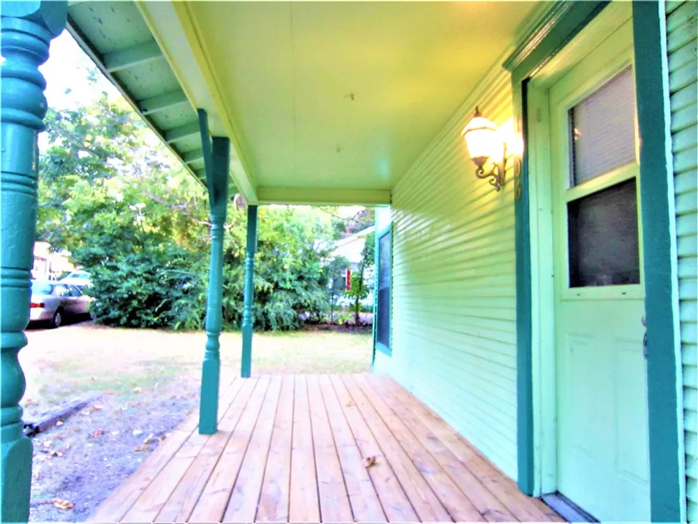 1106 Peak Street Denton, TX 76201