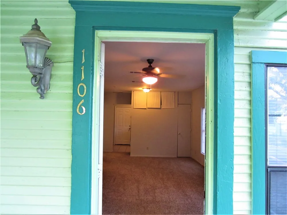 1106 Peak Street Denton, TX 76201
