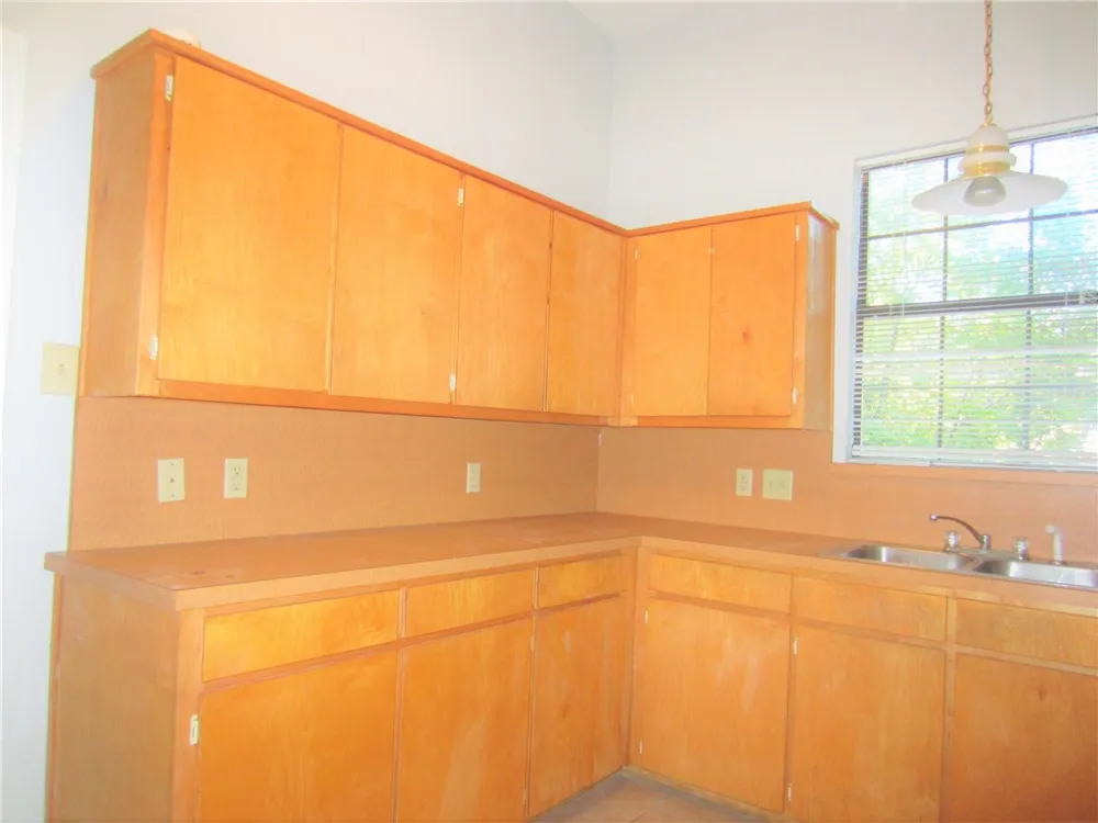 1106 Peak Street Denton, TX 76201