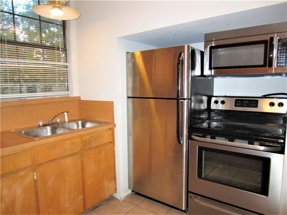 1106 Peak Street Denton, TX 76201