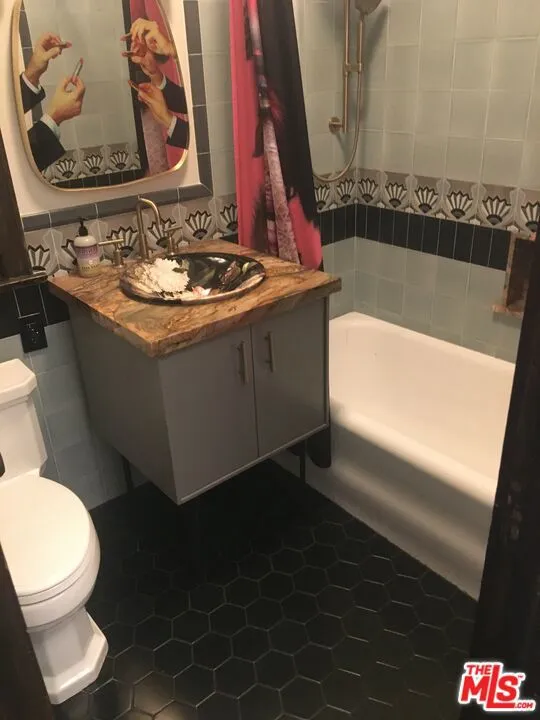2121 James M Wood Boulevard #201 Los Angeles, CA 90006