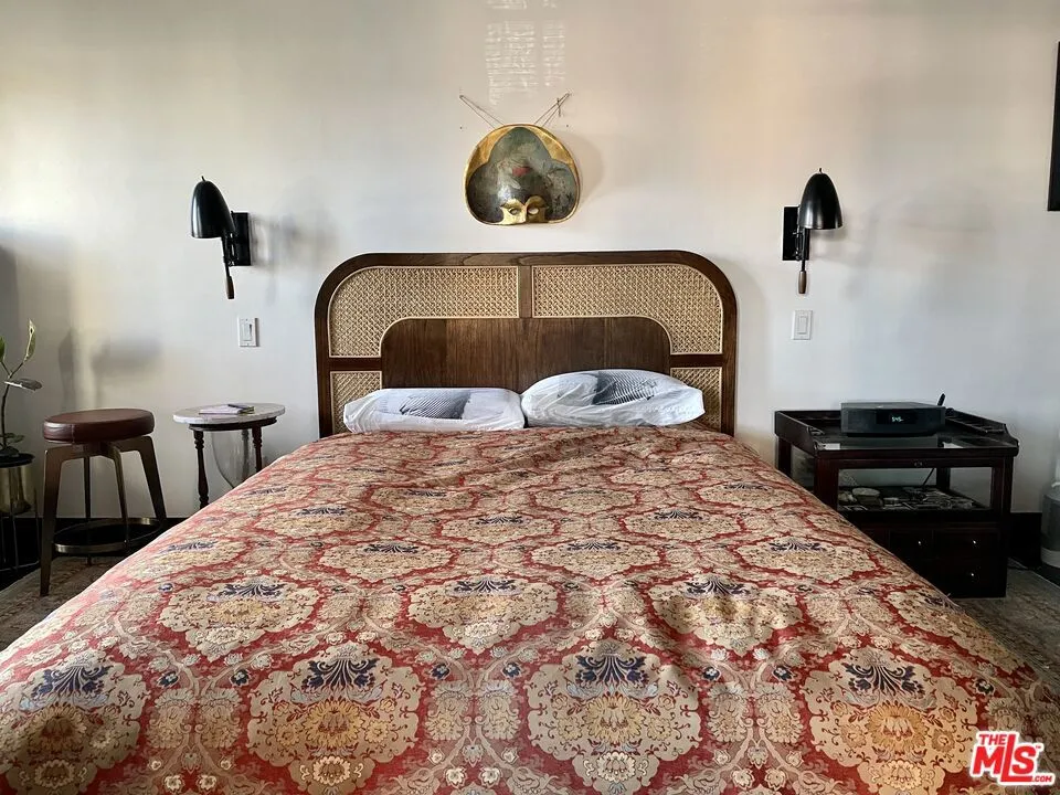 2121 James M Wood Boulevard #201 Los Angeles, CA 90006