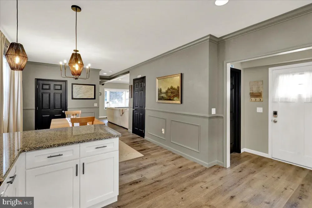 18 E MAPLE STREET Cleona, PA 17042