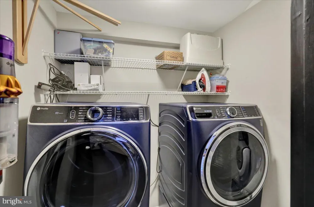 18 E MAPLE STREET Cleona, PA 17042