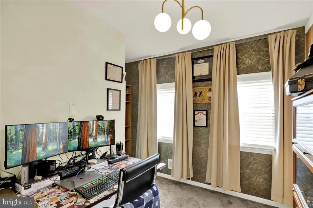 18 E MAPLE STREET Cleona, PA 17042