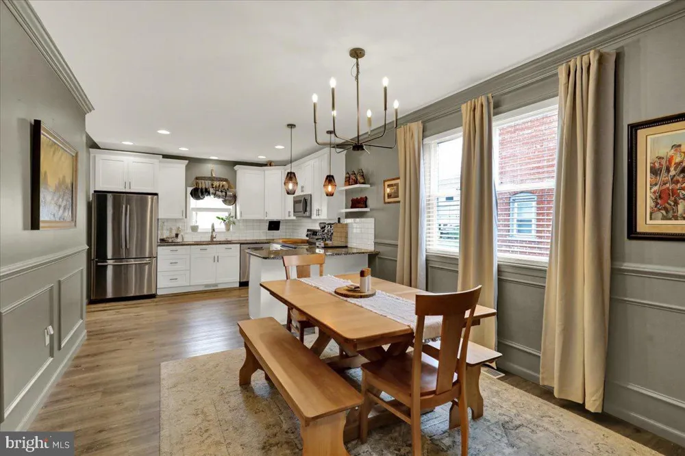 18 E MAPLE STREET Cleona, PA 17042