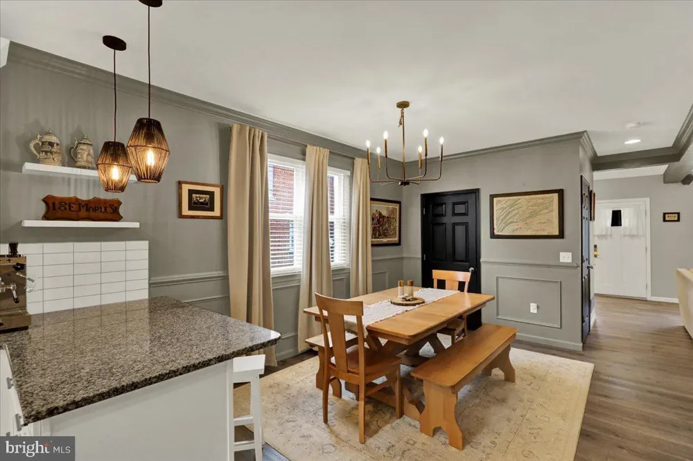 18 E MAPLE STREET Cleona, PA 17042