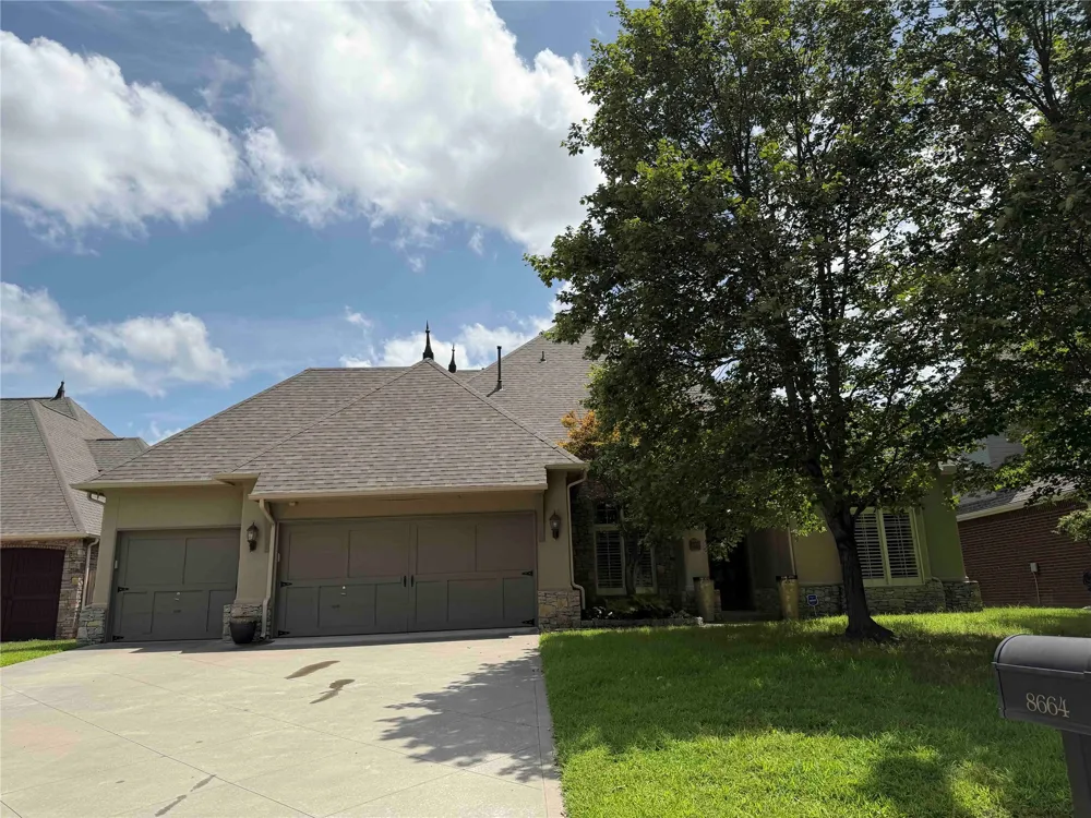 8664 E 103rd Street Tulsa, OK 74133