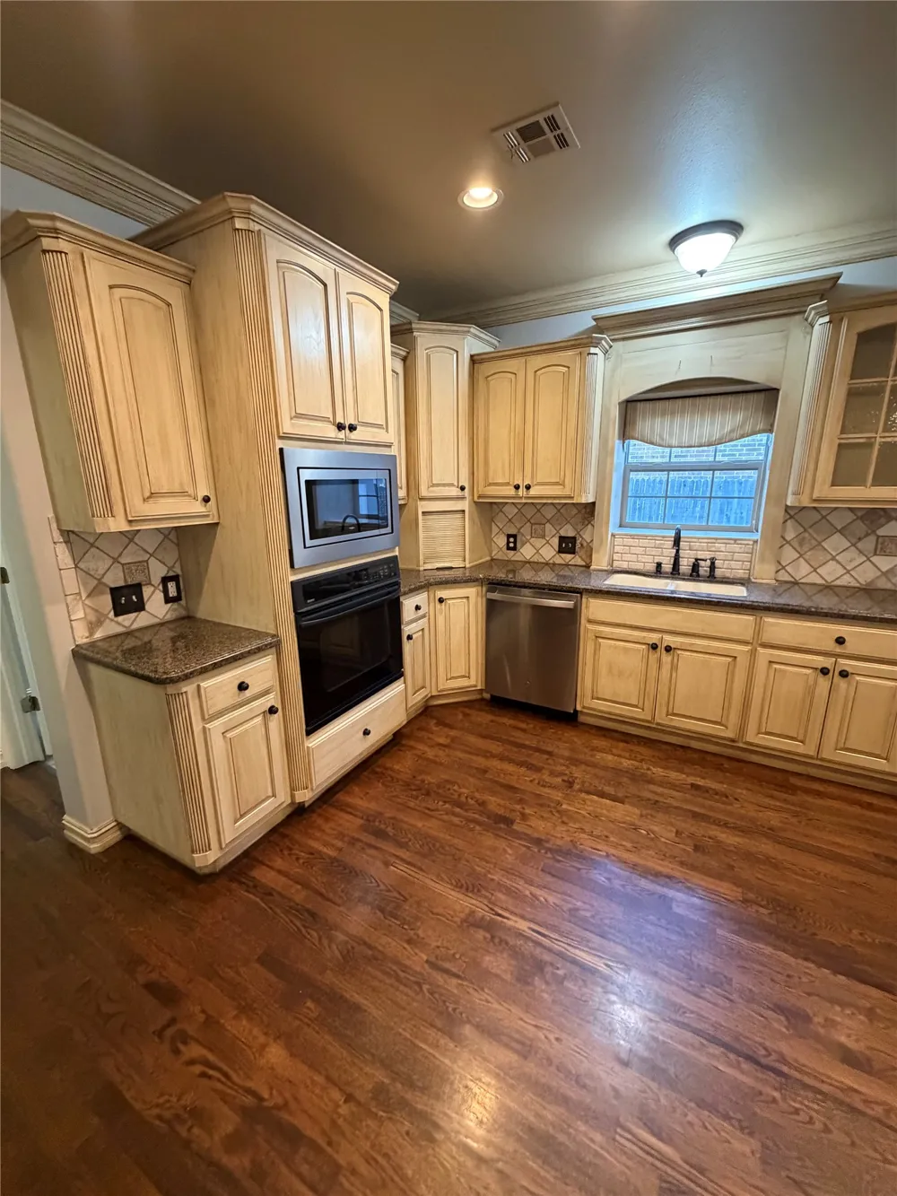 8664 E 103rd Street Tulsa, OK 74133