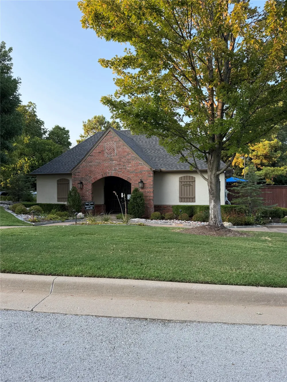 8664 E 103rd Street Tulsa, OK 74133