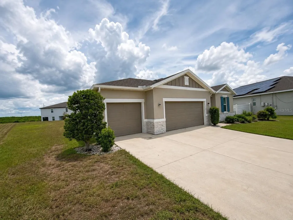 236 HILLCREST DRIVE Dundee, FL 33838