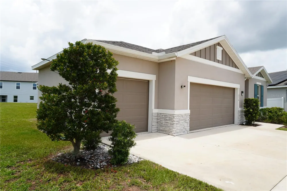 236 HILLCREST DRIVE Dundee, FL 33838