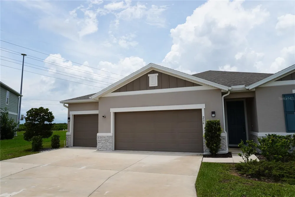 236 HILLCREST DRIVE Dundee, FL 33838