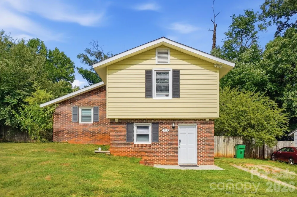 233 Scottie Place Charlotte, NC 28217