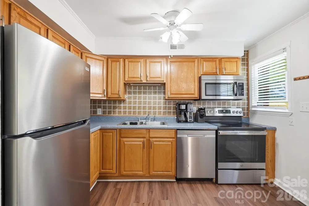 233 Scottie Place Charlotte, NC 28217