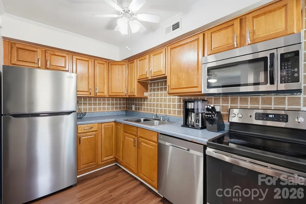 233 Scottie Place Charlotte, NC 28217