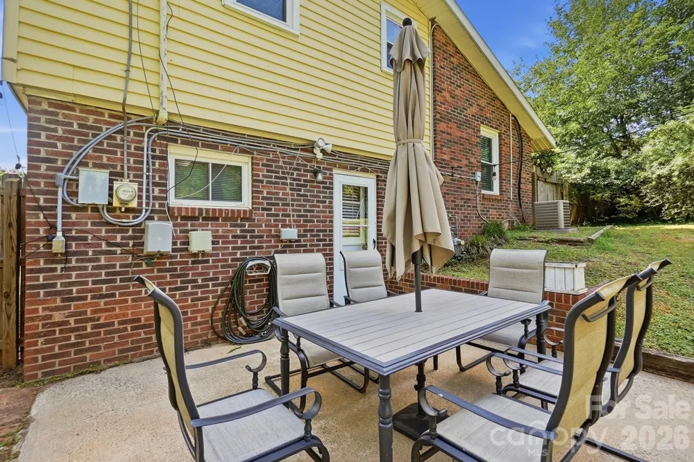 233 Scottie Place Charlotte, NC 28217
