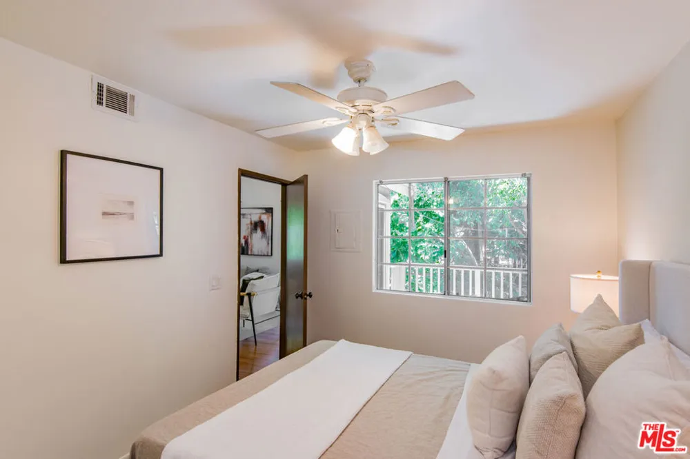 7025 Glade Avenue #24 Canoga Park, CA 91303