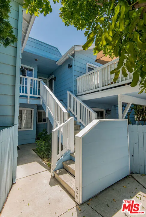7025 Glade Avenue #24 Canoga Park, CA 91303