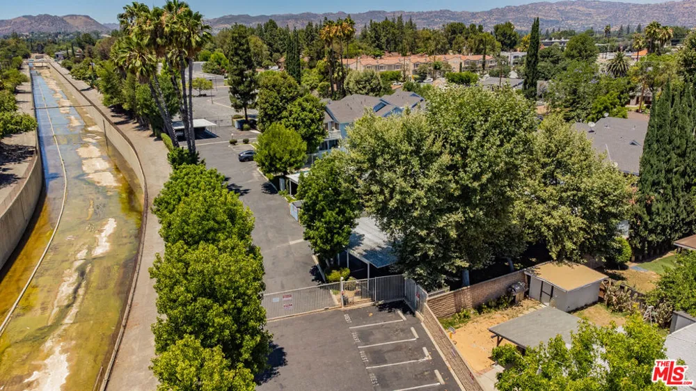 7025 Glade Avenue #24 Canoga Park, CA 91303