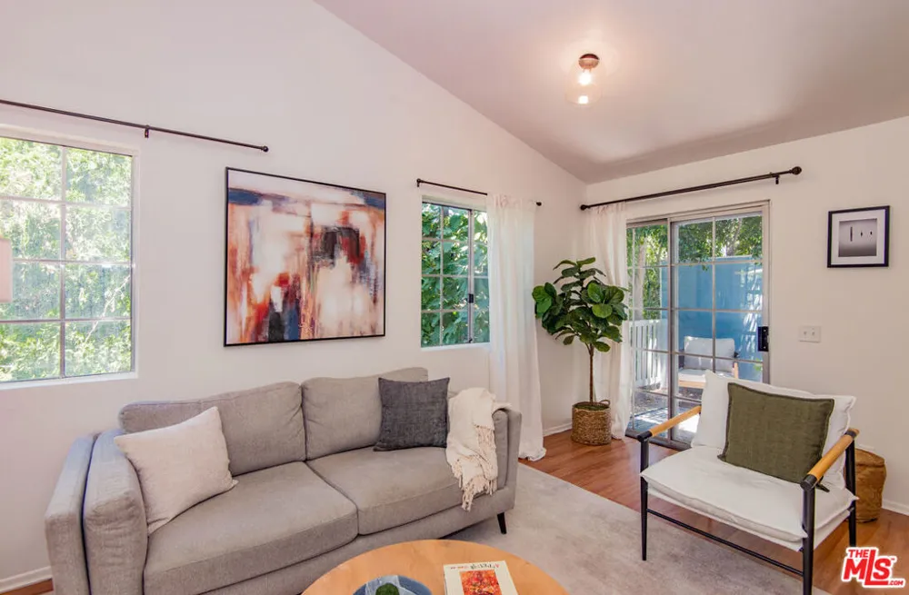 7025 Glade Avenue #24 Canoga Park, CA 91303