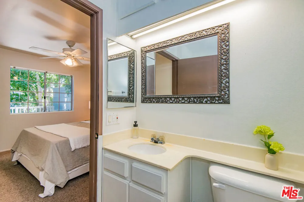 7025 Glade Avenue #24 Canoga Park, CA 91303