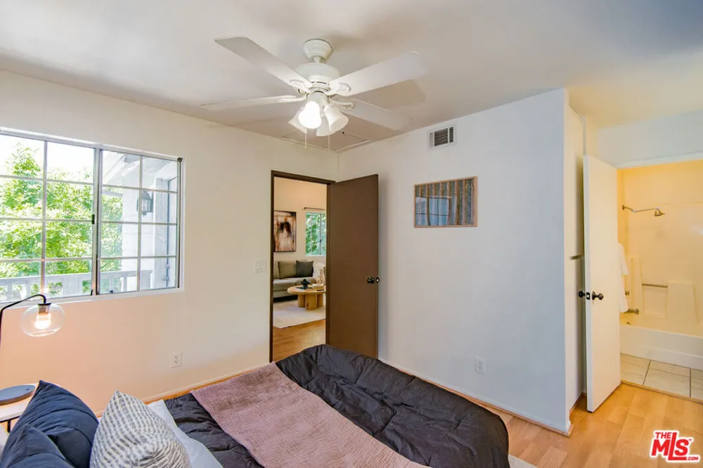 7025 Glade Avenue #24 Canoga Park, CA 91303