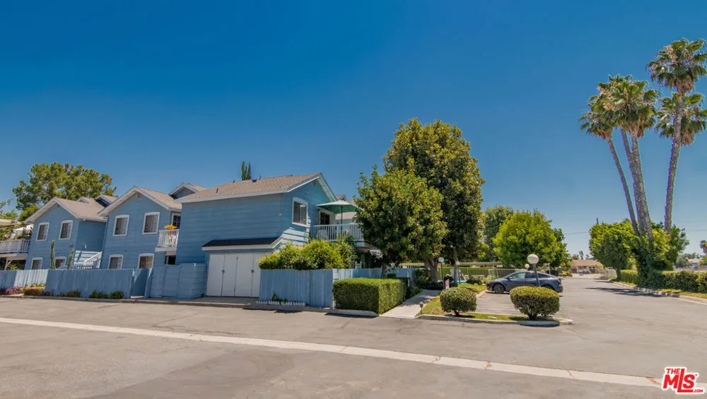 7025 Glade Avenue #24 Canoga Park, CA 91303
