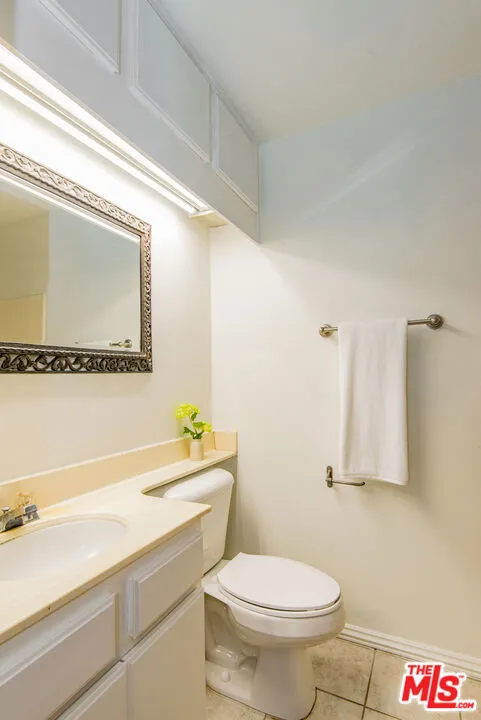 7025 Glade Avenue #24 Canoga Park, CA 91303