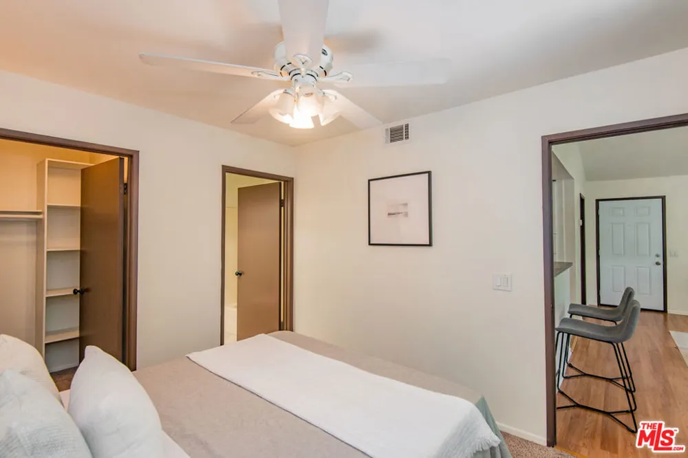 7025 Glade Avenue #24 Canoga Park, CA 91303