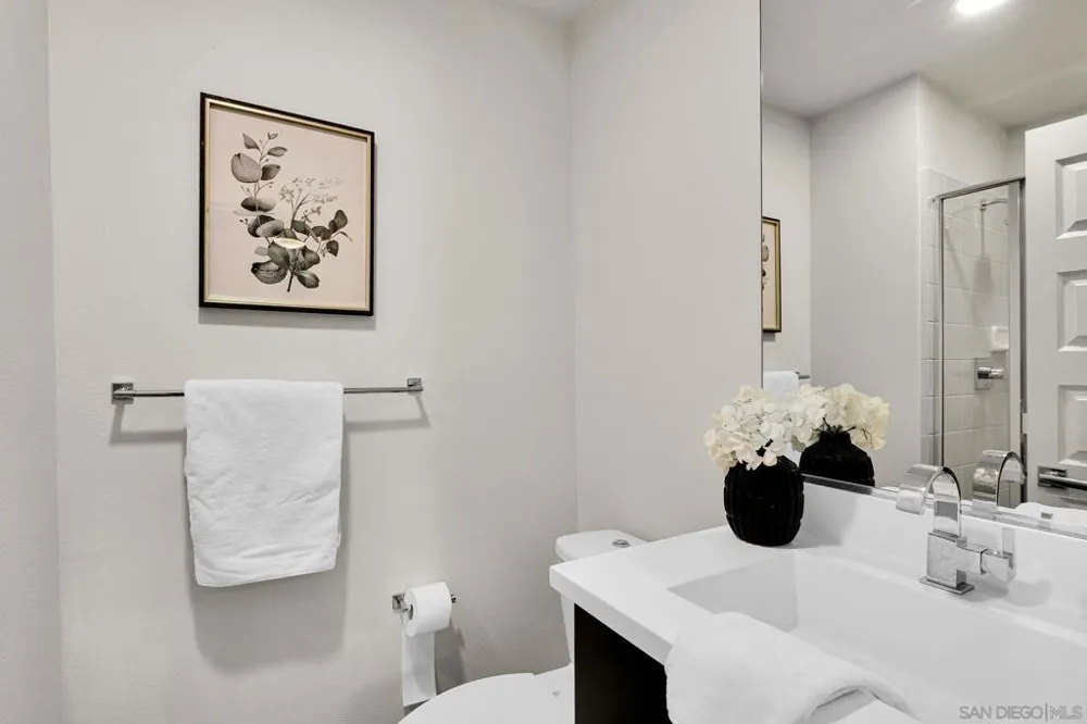 2432 Via Alta San Diego, CA 92108
