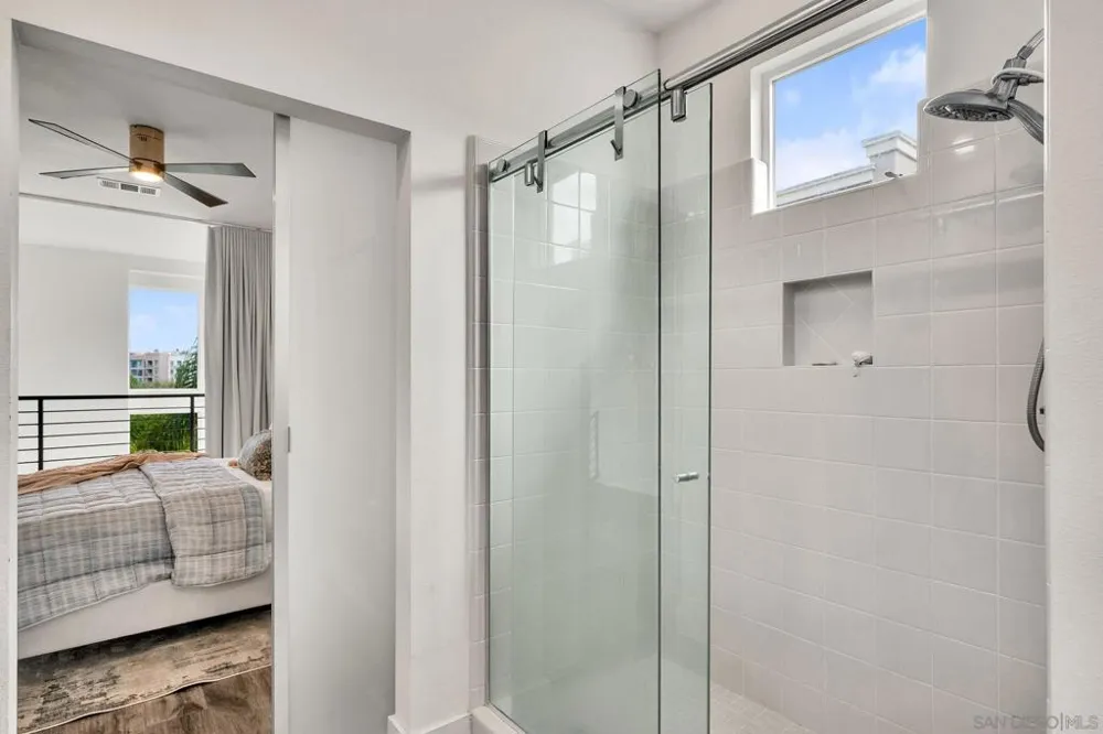 2432 Via Alta San Diego, CA 92108