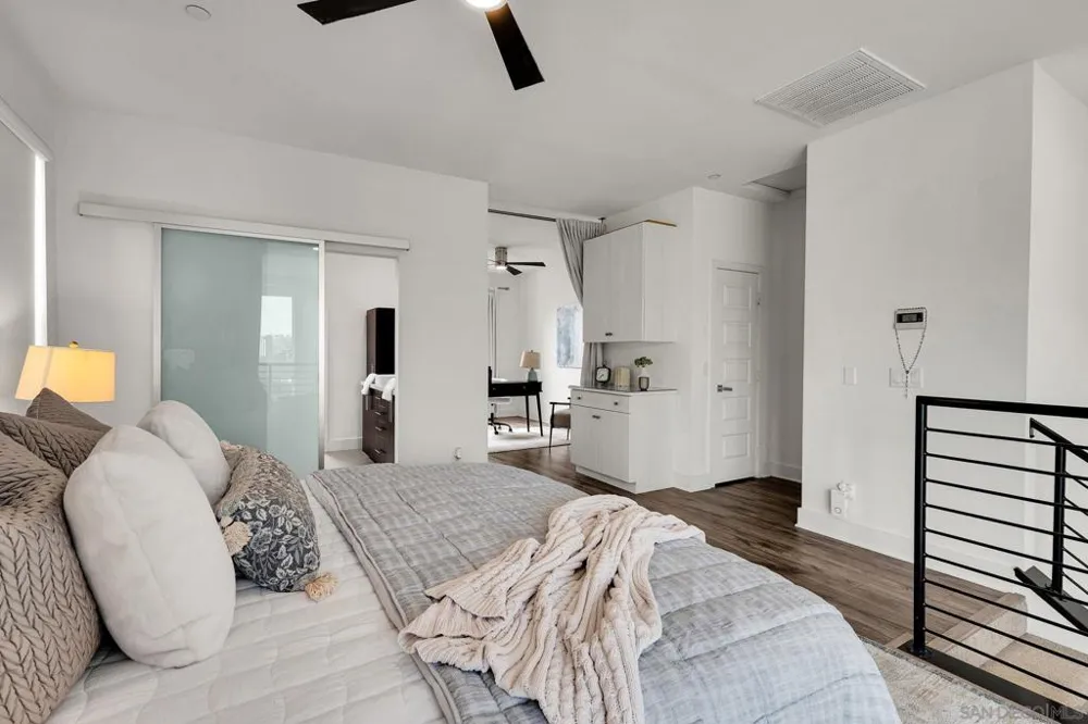2432 Via Alta San Diego, CA 92108