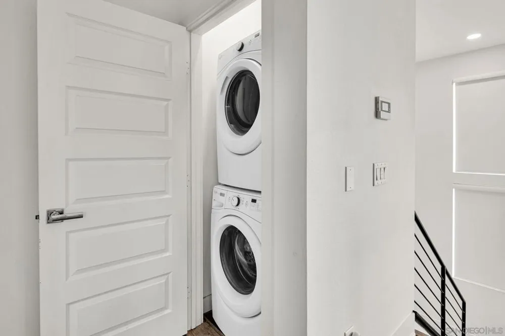 2432 Via Alta San Diego, CA 92108
